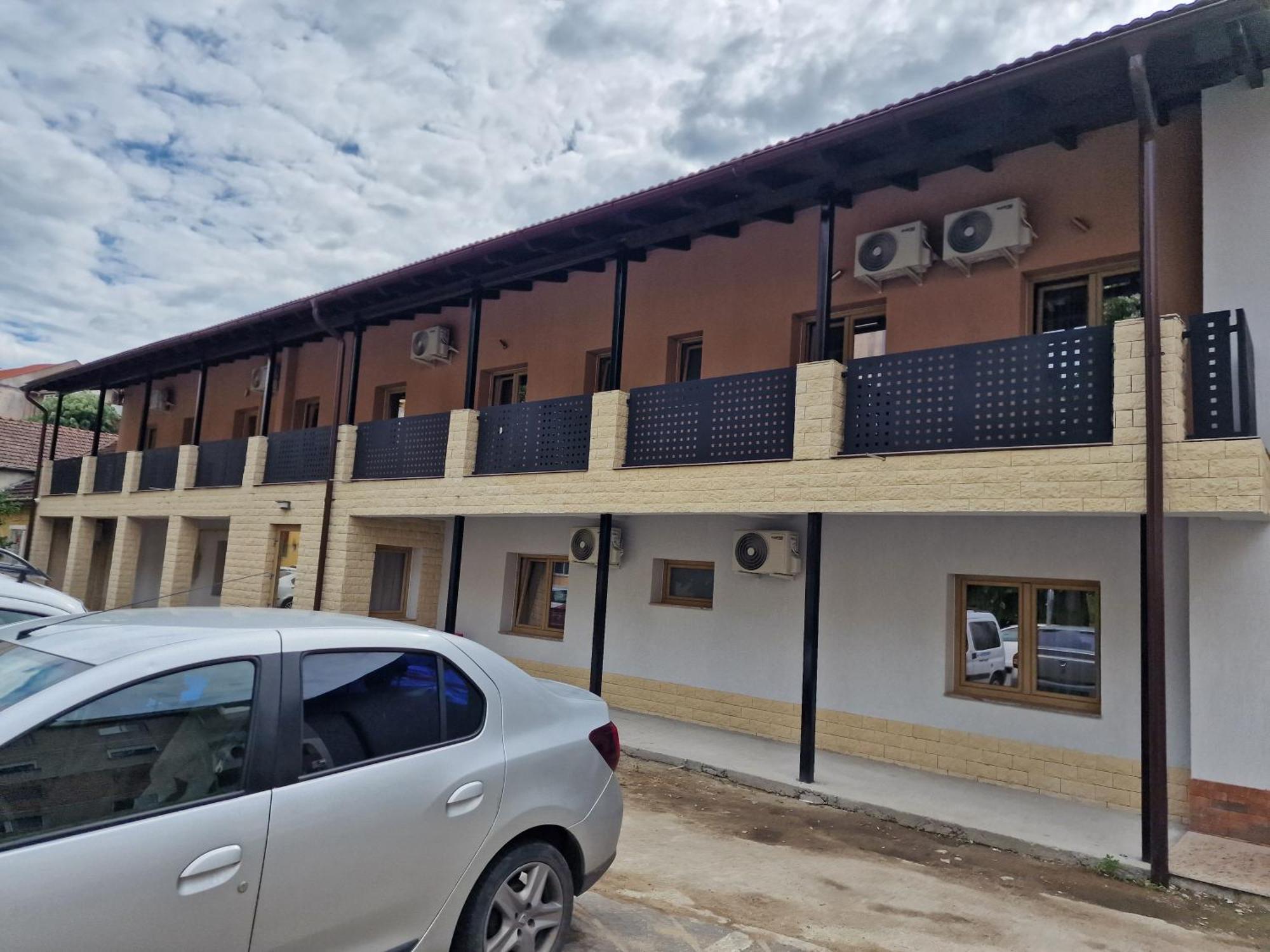 Hotel Colt De Rai Resita Exterior foto