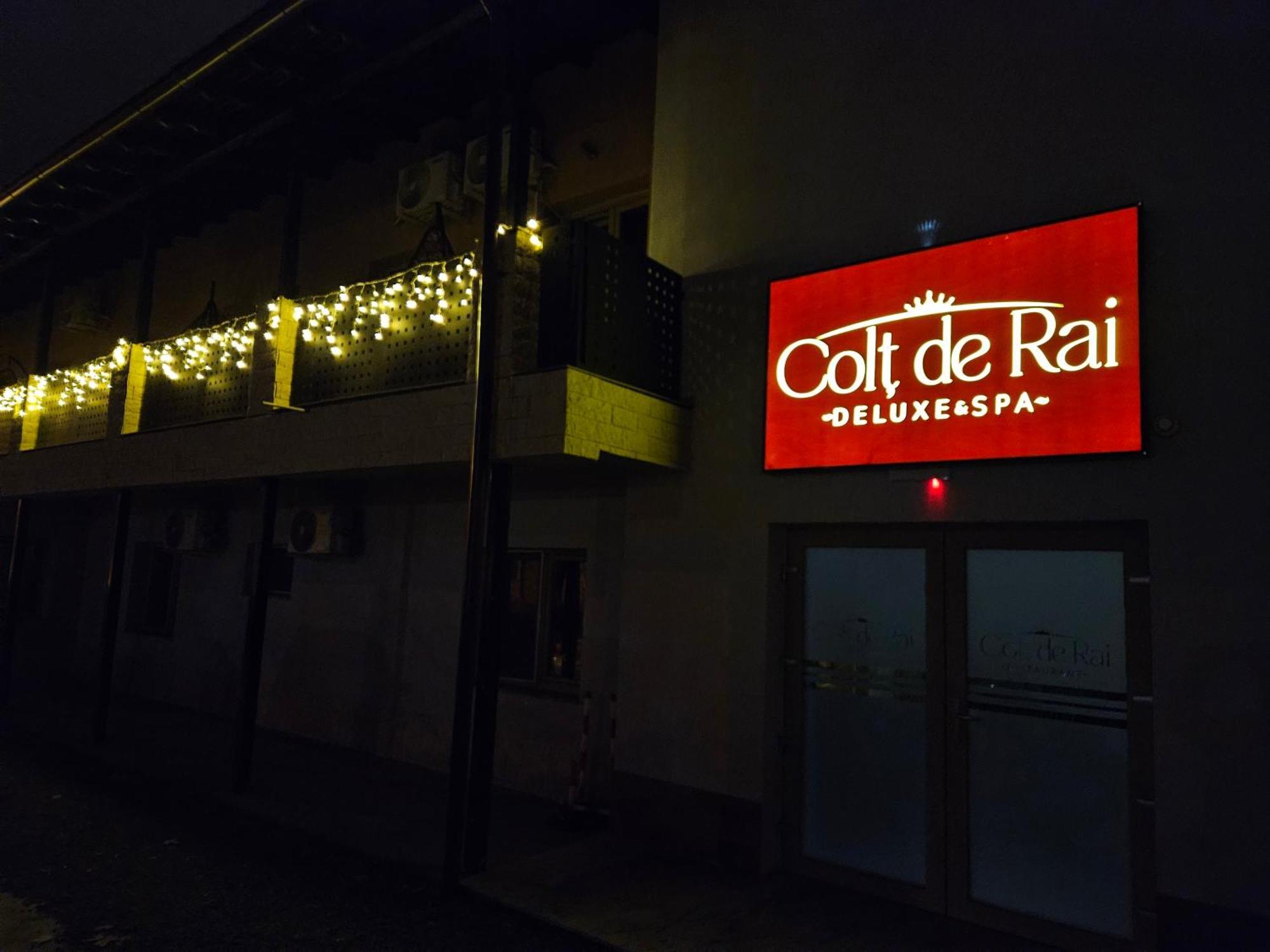Hotel Colt De Rai Resita Exterior foto